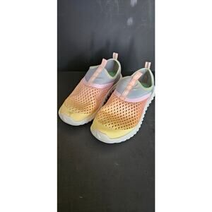 Rugged Shark Girls Shoes Size 4 GUC